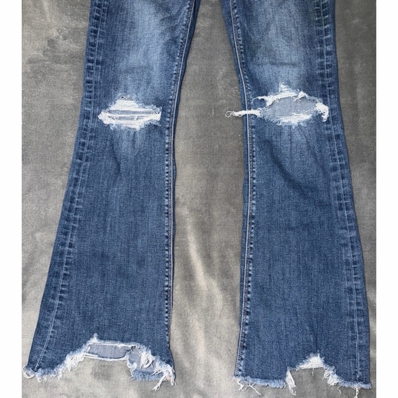 💙 American Eagle Outfitters Distressed Bootcut Jeans - Picture 3 of 7